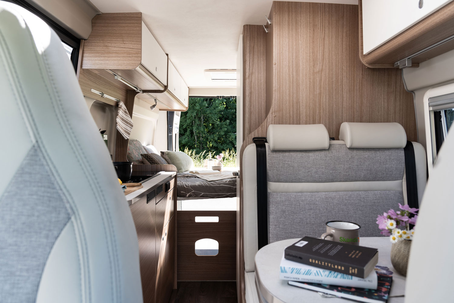 SkandiTrip petit camping car comfortable bed room